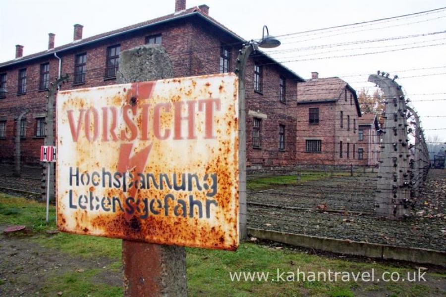 Auschwitz, Museum, Concetration Camp, Tours, Vorsicht Sign, Electric Fence () [Auschwitz]